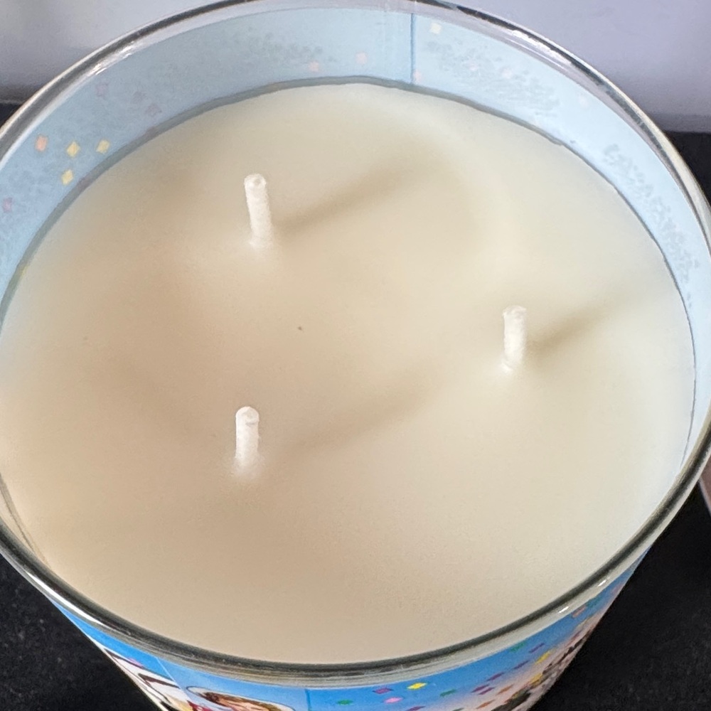 Goose Creek Zebra Cakes Candle (3 wick) - Picture 3 of 7